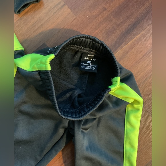 Nike Kids Set Toddler Gray And Neon Hoodie & joggers Set - Picture 3 of 6